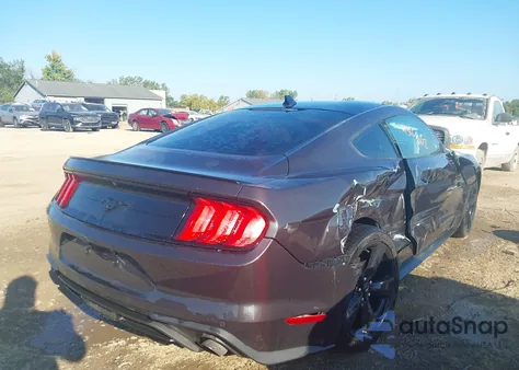 2022 Ford Mustang Ecoboost Premium Fastback z USA, uszkodzony, nr VIN 1FA6P8TH1N5128205
